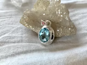 Blue Topaz Ansley Pendant - Small Oval