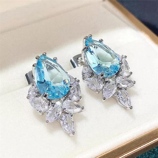 Charming Luxury Emerald Stud Earrings