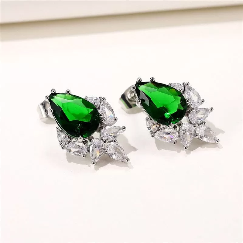 Charming Luxury Emerald Stud Earrings