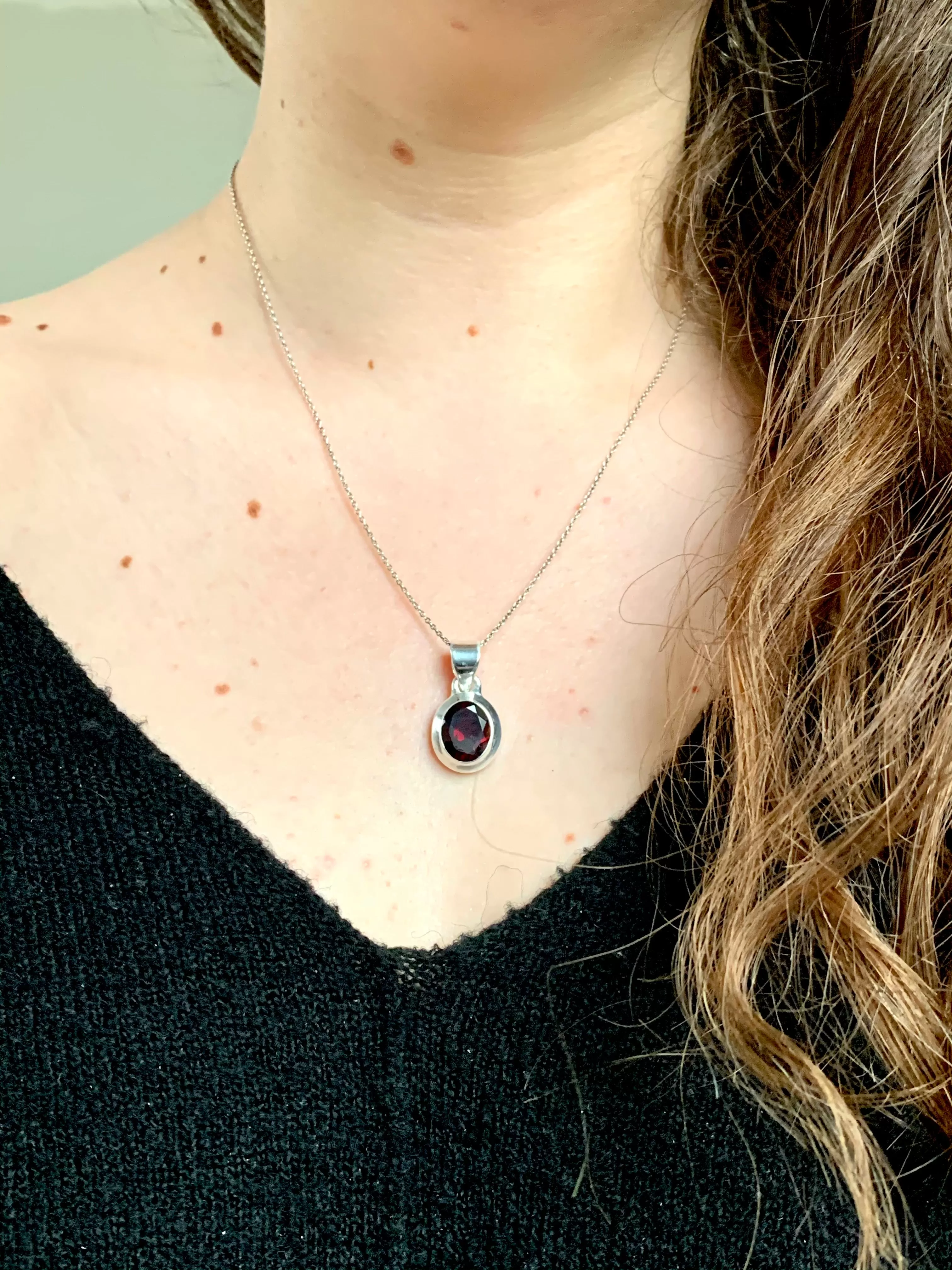 Garnet Ansley Pendant - Oval