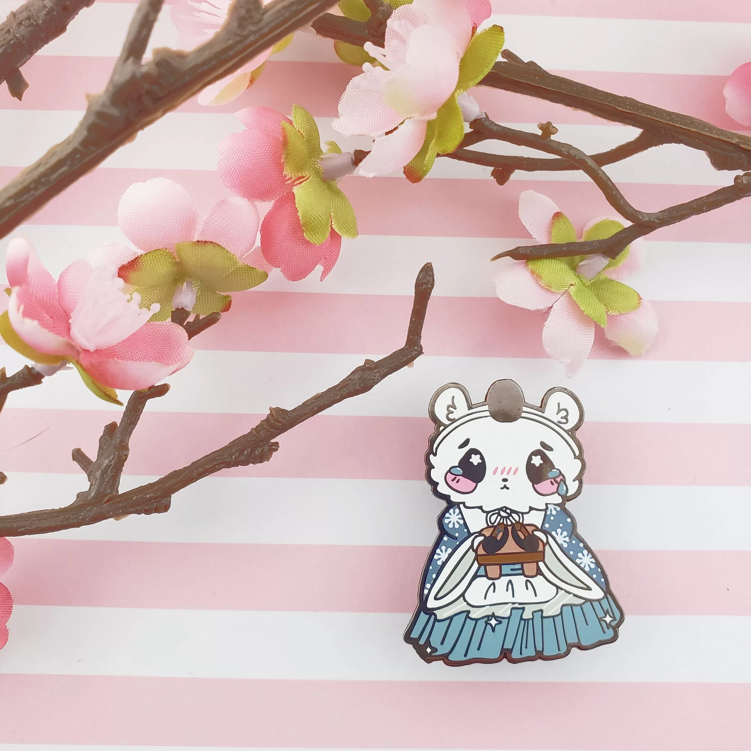 Helper Polar Bear: Girl's Day Animal Enamel Pins