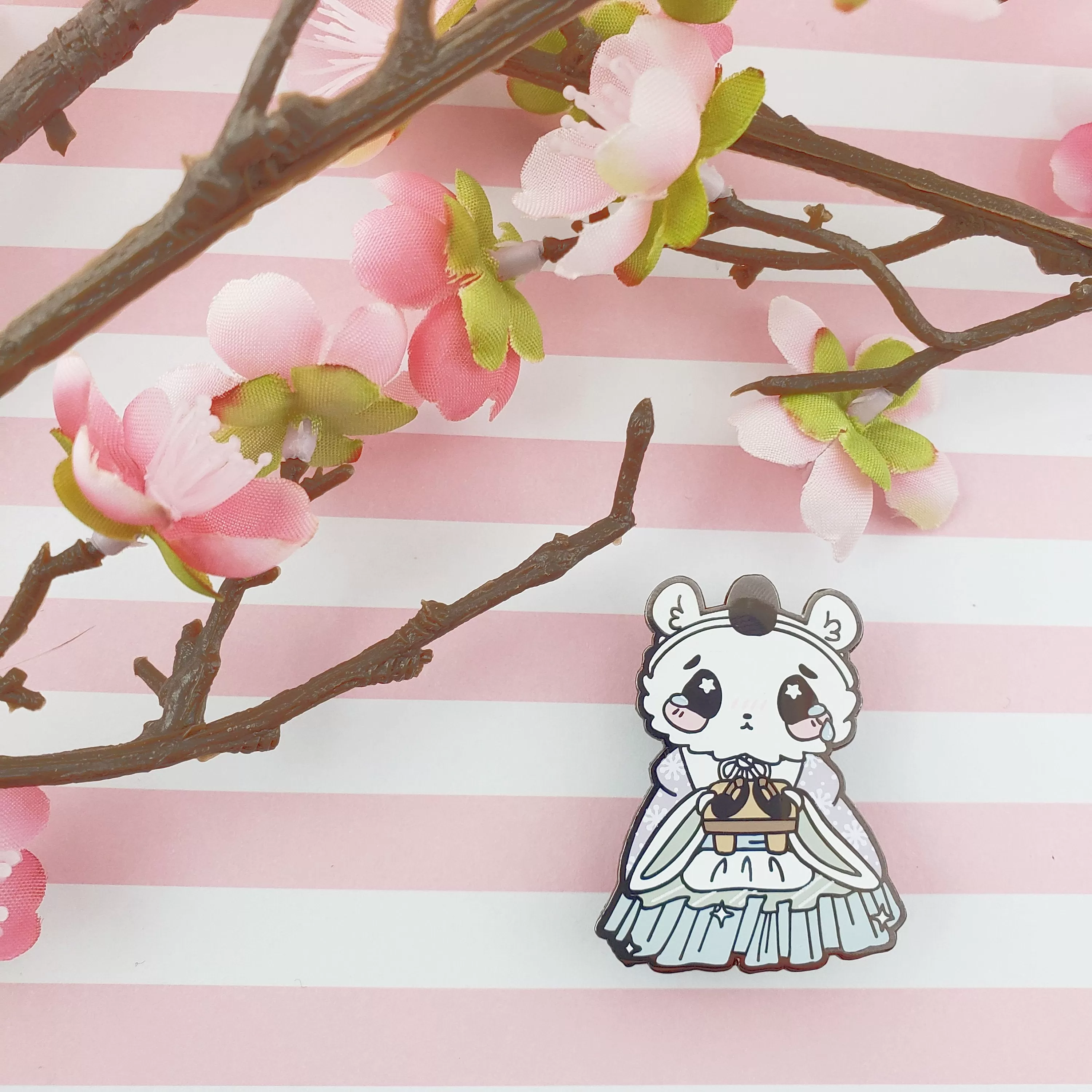 Helper Polar Bear: Girl's Day Animal Enamel Pins