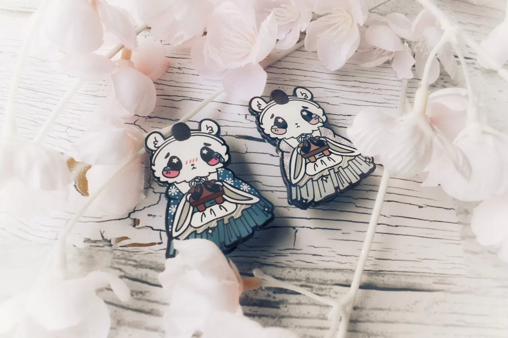 Helper Polar Bear: Girl's Day Animal Enamel Pins