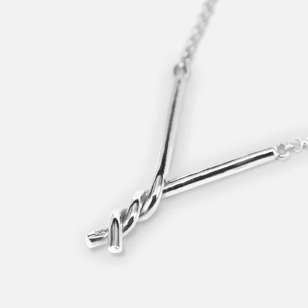 Minimal Amarres Pendant Necklace