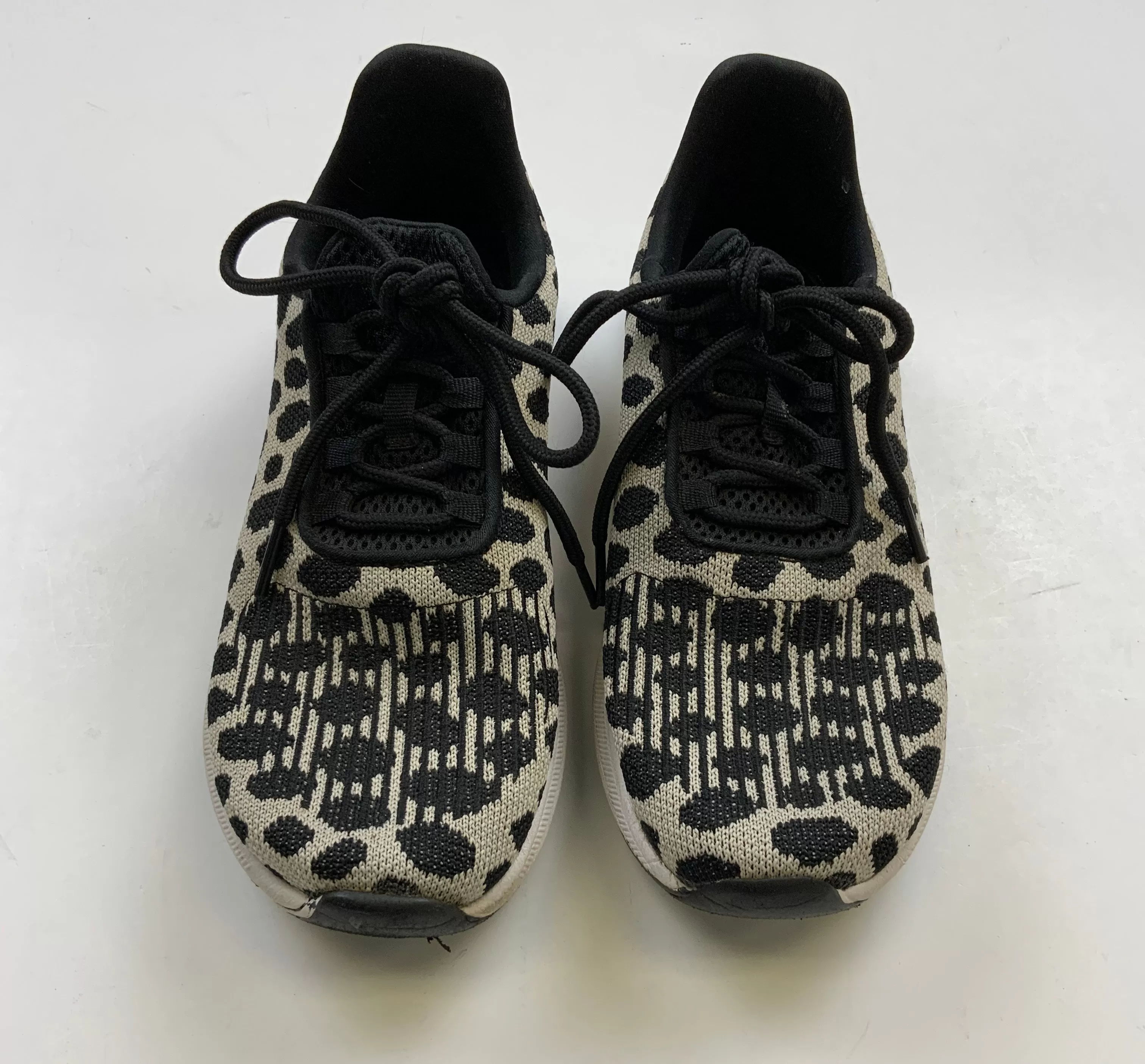 Shoes Athletic By Athletic Works  Size: 6